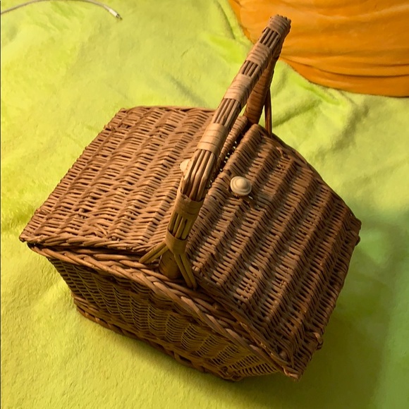 Dorothy Basket Wizard of Oz - Picture 2 of 5